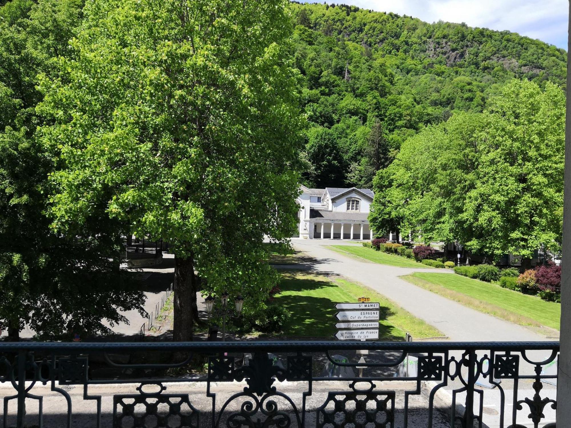 الشقق الفندقية Bagnères-de-Luchonفي  Royal Luchon المظهر الخارجي الصورة